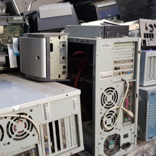 contenedor de equipos informáticos para reciclar